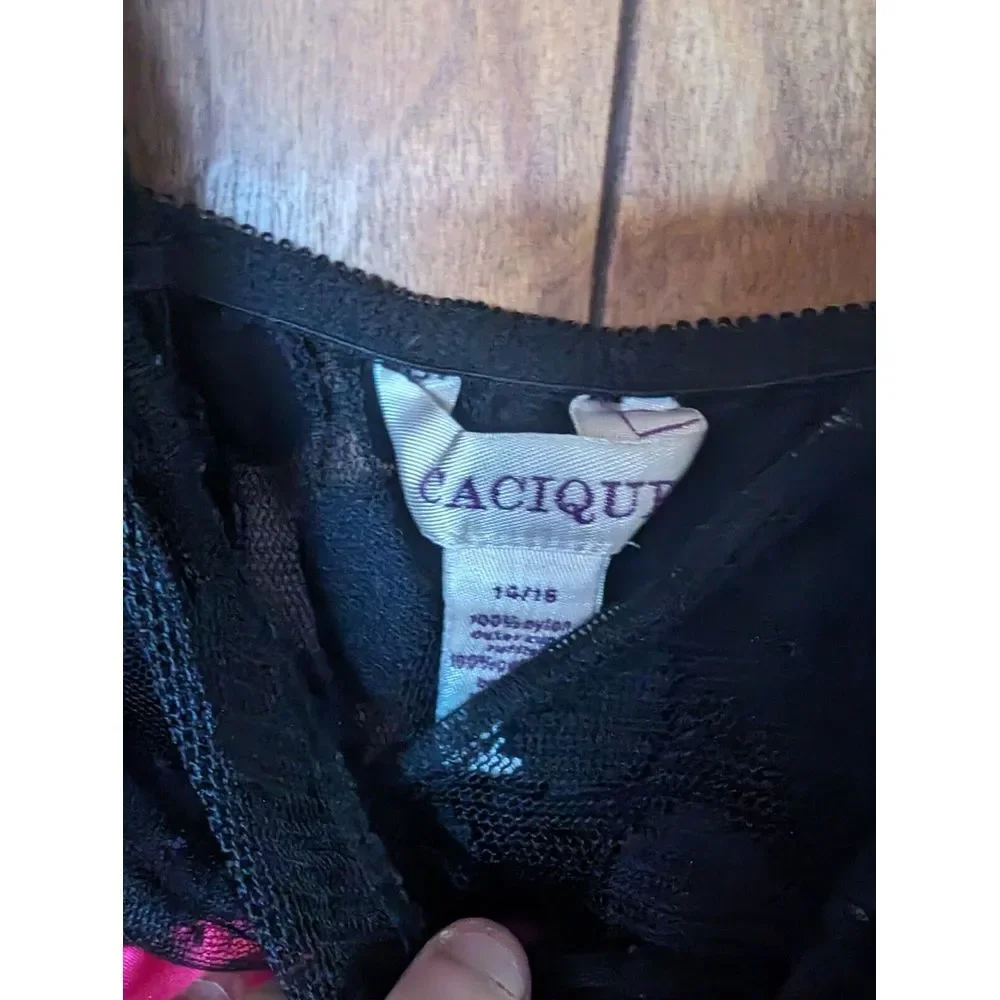 Cacique men women